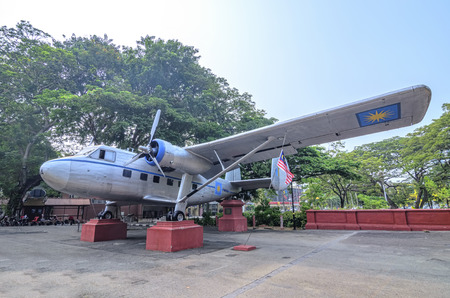 MALACCA, MALAYSIA - OCTOBER 19 : Visitors view historic aircraft on October 19, 2015 at Melaka, Malaysia. Airplane used by first Prime Minister of Malaysia in 1954 to seek independence for Malaya.のeditorial素材