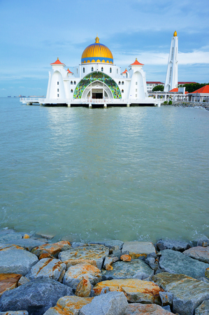 Morning view at Malacca Straits Mosque ( Masjid Selat Melaka), It is a mosque located on the man-made Malacca Island near Malacca Town, Malaysiaの写真素材