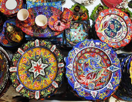 Decorative handmade ceramic plates in Istanbul grand bazaar market. Turkey.の写真素材