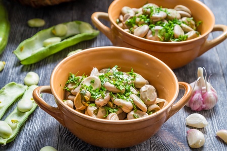 Cooked broad beans with parsley