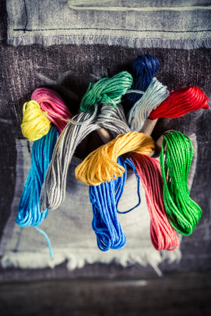 Colored threads in the mat tailor