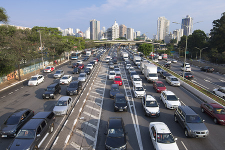SAO PAULO, BRAZIL - SEPTEMBER 25, 2015: Commuters battle heavy traffic congestion on Avenida 23 de Maio Avenue 23 of May during afternoon rush hour in Sao Paulo, Brazilのeditorial素材