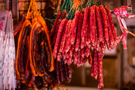 BBQ sausages at street market in Hong Kongの写真素材
