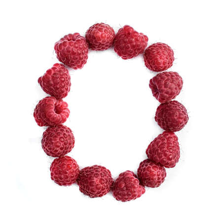 The letter O of the english alphabet of red ripe raspberries,, isolate on a white backgroundの写真素材