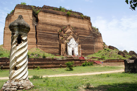 White column and big brick stupa in Mingun, Mandalay, Myanmar                の写真素材