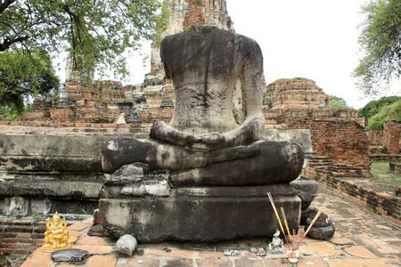 Shrine with headless Buddha in Ayutthaya, Thailandのeditorial素材
