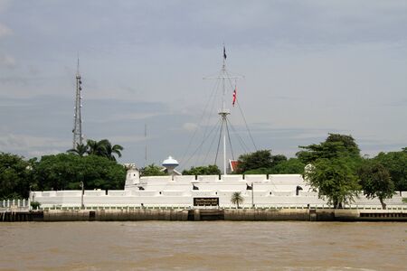 White thai fort in the Chao Phraya river in Bangkok, Thailandのeditorial素材