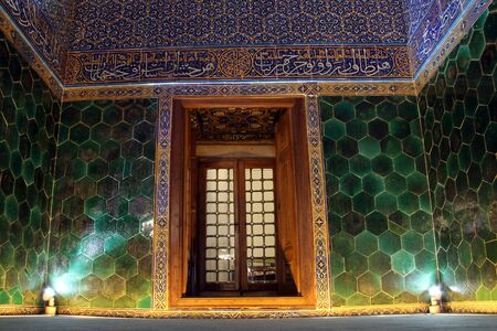 Green walls and window in Yeshil mosque in Bursa, Turkeyのeditorial素材