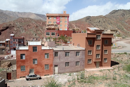 ABYANEH, IRAN - CIRCA APRIL 2013 Hotel and houses on the main streetのeditorial素材