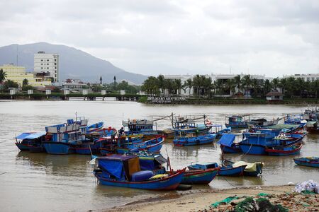 NHA TRANG, VIETNAM - CIRCA JANUARY 2017 Boat near the house on the river Caiのeditorial素材