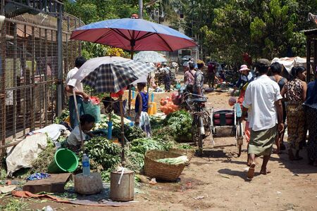 BAGO, MYANMAR - CIRCA APRIL 2017 Market on the streetのeditorial素材