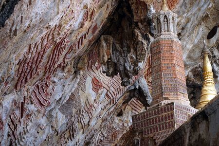 HPA AN, MYANMAR - CIRCA APRIL 2017 Stupas in Kawgoon caveのeditorial素材