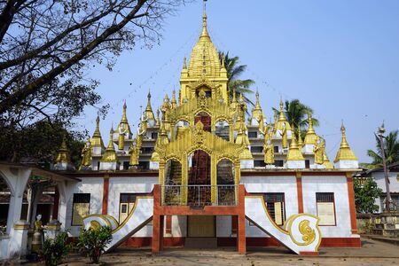 LASHIO, MYANMAR - CIRCA APRIL 2017 Stupa in Buddhist monasteryのeditorial素材