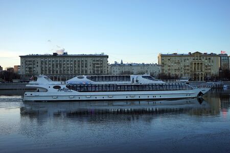 MOSCOW, RUSSIA - 09 JANUARY 2018 Boat on the Moscow riverのeditorial素材