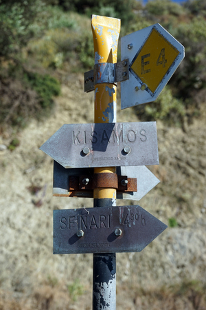Sign of E4 trail on the Krete island in Greeceのeditorial素材