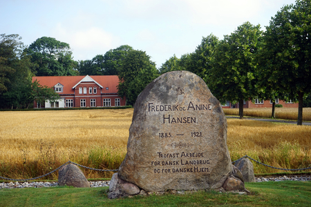 ASKOV, DENMARK - CIRCA JULY 2019 Monument of Frederik and Anine Hansen.のeditorial素材