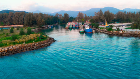 Summer vacation fishing in Panama harbor on Caribbean Sea Come relax fishing in Panama harbor on Caribbean Sea coast for summer vacation Summer vacation fishing in Panama harbor on Caribbean Sea coastの写真素材