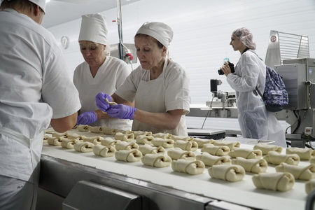 Bread making process.のeditorial素材