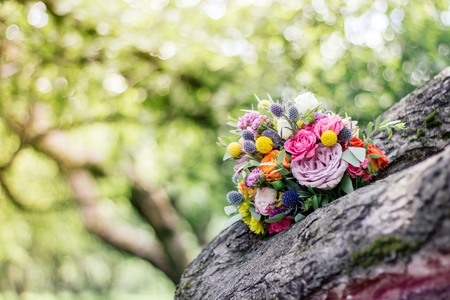 Wedding bouquet on woodの写真素材