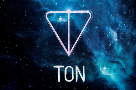 Ryazan, Russia - April 30, 2018: Logo of Telegram Open Network - TON cryptocurrency on the display of PCのeditorial素材