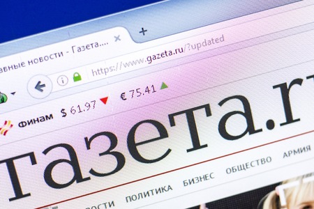 Ryazan, Russia - April 29, 2018: Homepage of Gazeta website on the display of PC, url - Gazeta.ru.のeditorial素材