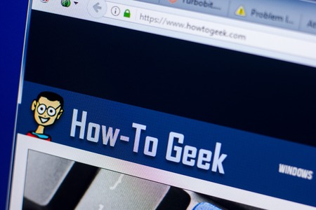 Ryazan, Russia - May 08, 2018: HowToGeek website on the display of PC, url - HowToGeek.comのeditorial素材