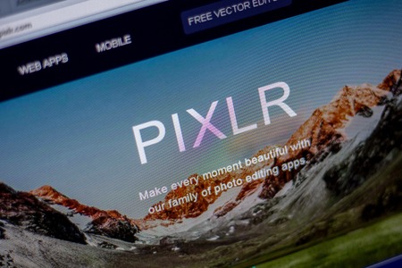 Ryazan, Russia - June 05, 2018: Homepage of Pixlr website on the display of PC, url - Pixlr.comのeditorial素材