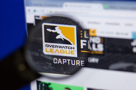 Ryazan, Russia - June 16, 2018: Homepage of OverWatchLeague website on the display of PC, url - OverWatchLeague.comのeditorial素材