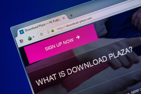 Ryazan, Russia - July 24, 2018: Homepage of Download-plaza website on the display of PC. Url - Download-plaza.comのeditorial素材