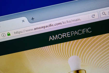 Ryazan, Russia - July 11, 2018: AmorePacific.com website on the display of PCのeditorial素材