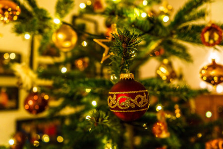 christmas tree decorations 2019
