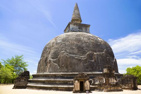Image of UNESCO's World Heritage Site of Kiri Vehera, located at Polonnaruwa, Sri Lanka. The work of Queen Subhadra, one of the consorts of King Parakramabahu (1153-1186 AD), it is the best preserved of Sri Lanka's un-restored dagobas. の写真素材