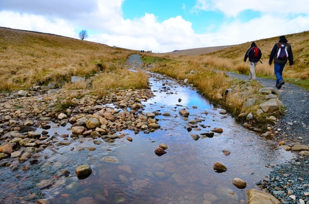 Hikers walking The Yorkshire Dalesの素材