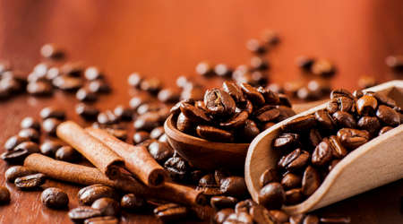 A scoop of fresh coffee beans.の写真素材