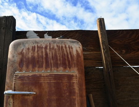 Rusting Refrigerator の写真素材