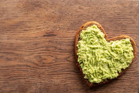 Heart shaped avocado toastの写真素材