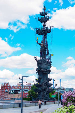 Moscow, Russia - May 25, 2021: Monument "In commemoration of the 300th anniversary of the Russian fleet". The figure of Emperor Peter the Great at the helm of the ship on the Yakimanskaya embankment.のeditorial素材