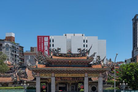 Gate of Bangka Longshan Temple, is a Chinese folk religious temple in Wanhua District.のeditorial素材