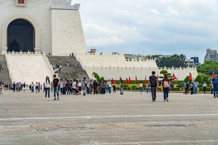 The National Taiwan Democracy Memorial Hall Hall. Text in China on the architecture is " National Chiang Kai-shek Memorial Hall . Taipei, Taiwanのeditorial素材