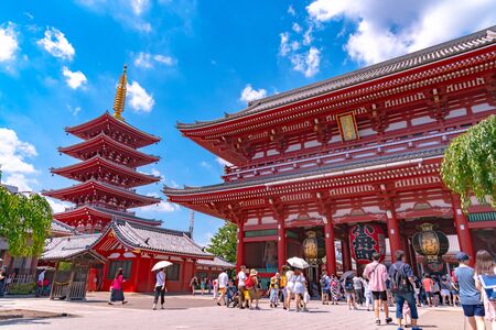 Sensoji temple at Asakusa. The Sensoji temple in Asakusa area is the oldest temple in Tokyo.のeditorial素材