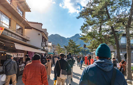 Miyajima on New Year Japanese Hatsumode holiday. Hiroshima City, Hiroshima Prefecture, Japanのeditorial素材