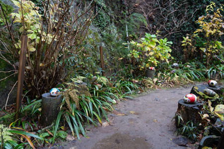 Neko-no-Hosomichi Cat Alley in Onomichi City. Lots of real and ornamental cats (fukuishi-neko), quaint cafes and galleries on this narrow street. Hiroshima Prefecture, Japanのeditorial素材