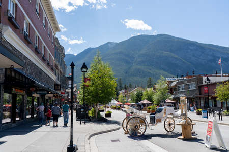 Street view of Banff avenue in summer time season sunny day morning during covid-19 pandemic period. Banff, Canadaのeditorial素材