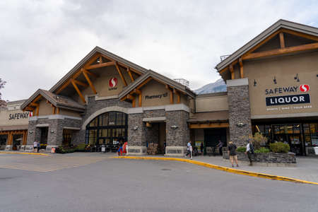 Safeway Canmore Grocery Stores. Street view of Town Canmore in summer season.のeditorial素材
