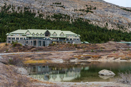 Columbia Icefield Discovery Centre (Glacier View Lodge) in autumn. Jasper National Park, Alberta, Canada.のeditorial素材