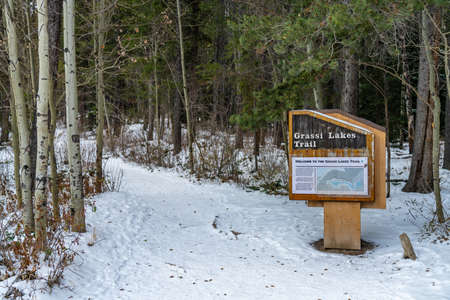 Canmore, AB, Canada-OCT 24 2020: Grassi Lakes Trail in early winter season sunny day morning.のeditorial素材