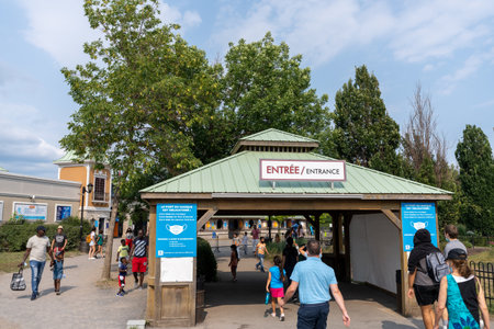 Montreal, Quebec, Canada-Aug 03 2021: La Ronde Six Flags amusement park entrance in summer during covid-19 pandemic period.のeditorial素材