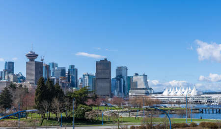 CRAB Park at Portside, on the Vancouver City Harbour shore. Modern city skyline. BC, Canada.の写真素材