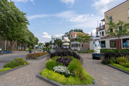 Pointe-aux-Trembles, Montreal, Canada - August 25 2021 : Place du Village-de-la-Pointe-aux-Trembles Park.のeditorial素材