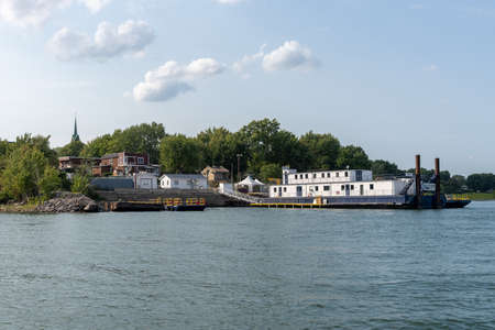 Pointe-aux-Trembles, Montreal, Canada - August 25 2021 : Montreal Boatmen, Navette fluviale. St-Jean-Baptiste Quay.のeditorial素材